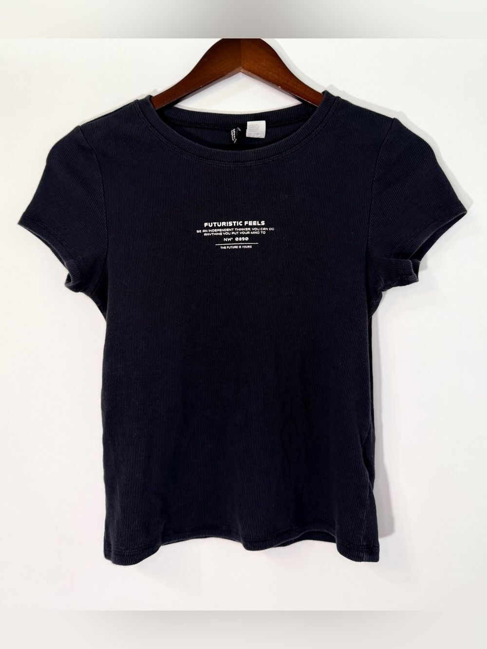 H&M Graphic Babydoll Short Sleeve Tee Black Size M